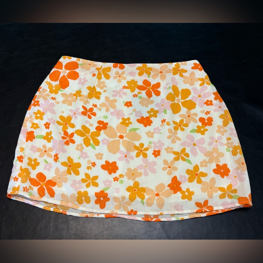 Le Lis Orange Floral Mini Skirt NWT size Large